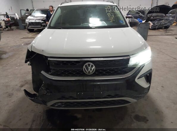 3VVCX7B22NM050565 2022 VOLKSWAGEN TAOS White Instrument cluster view