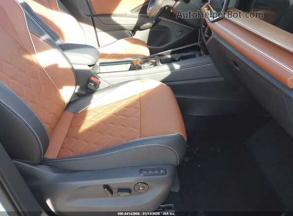 3VVLR7RM5SM031957 2025 VOLKSWAGEN TIGUAN White Front interior view