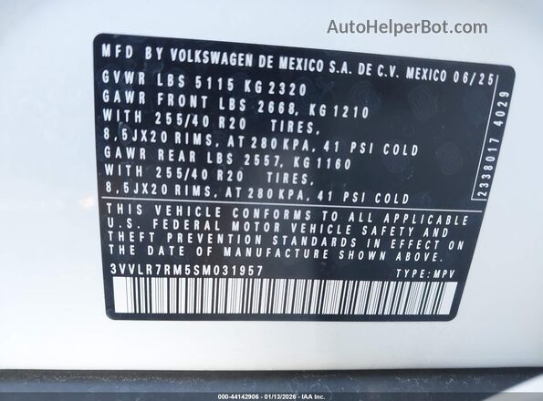 3VVLR7RM5SM031957 2025 VOLKSWAGEN TIGUAN White Engine compartment view