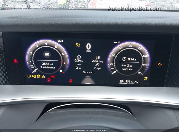 3VVMR7RM0SM044023 2025 VOLKSWAGEN TIGUAN Silver Widok tylnych siedzeń