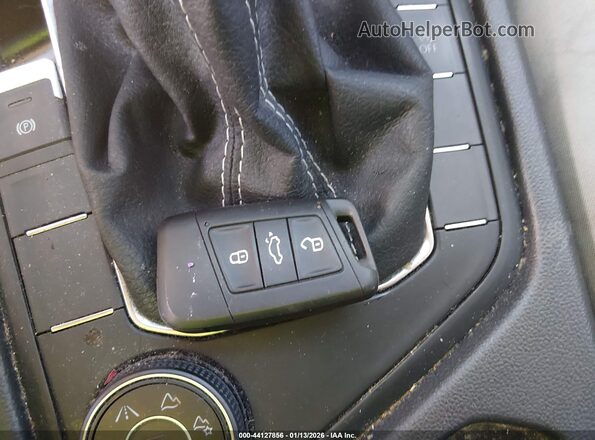 3VVMX7B22NM034774 2022 VOLKSWAGEN TAOS Black Առջևի վահանակի տեսք