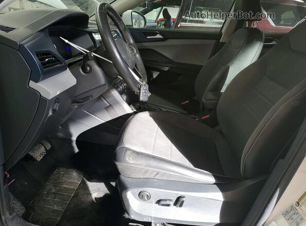 3VVRX7B27NM033304 2022 VOLKSWAGEN TAOS White Vista interior delantera