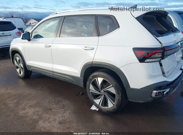 3VVUC7B2XSM024498 2025 VOLKSWAGEN TAOS White Widok wnętrza 360 stopni