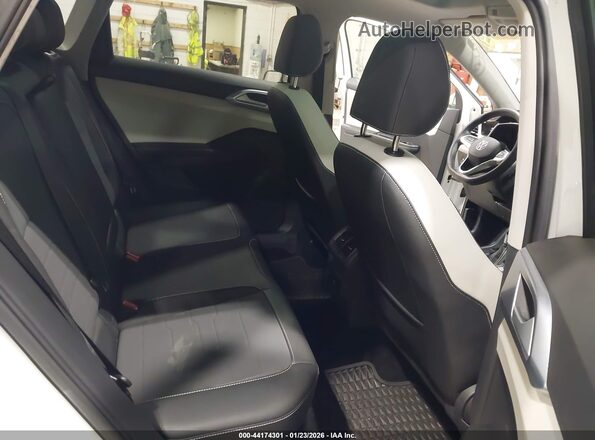 3VVVC7B22SM028565 2025 VOLKSWAGEN TAOS White Widok naklejki z numerem VIN