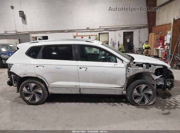 3VVVC7B22SM028565 2025 VOLKSWAGEN TAOS White 