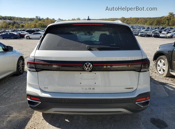 3VVVC7B2XSM014851 2025 VOLKSWAGEN TAOS White Widok z tyłu