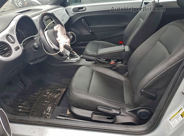 3VW517ATXHM810875 2017 VOLKSWAGEN BEETLE Blue 