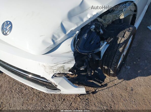3VW5DAAT2KM504944 2019 VOLKSWAGEN BEETLE Белый Вид спереди