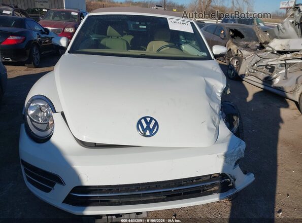 3VW5DAAT2KM504944 2019 VOLKSWAGEN BEETLE Белый Вид щитка приборов