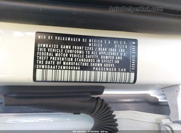3VW5DAAT2KM504944 2019 VOLKSWAGEN BEETLE Белый Вид подкапотного пространства