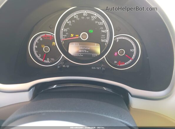 3VW5DAAT2KM504944 2019 VOLKSWAGEN BEETLE Белый Вид задних сидений