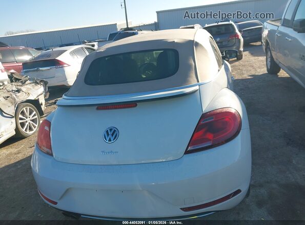 3VW5DAAT2KM504944 2019 VOLKSWAGEN BEETLE Белый 