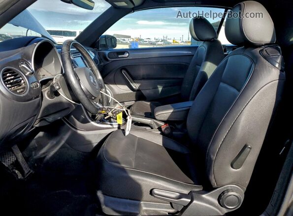 3VW5DAAT4KM502385 2019 VOLKSWAGEN BEETLE Gray 