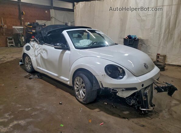 3VW5DAAT8JM516577 2018 VOLKSWAGEN BEETLE Белый Передняя правая четверть
