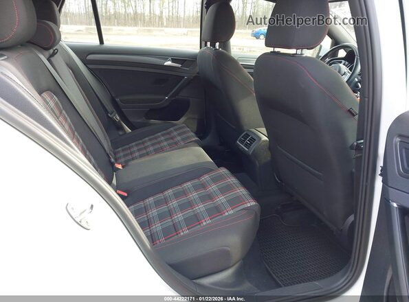 3VW6T7AU4LM011996 2020 VOLKSWAGEN GOLF Белый 