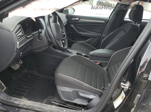 3VWBM7BU9PM024386 2023 VOLKSWAGEN JETTA Черный Вид салона спереди