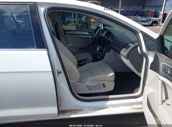 3VWC17AU0HM507474 2017 VOLKSWAGEN GOLF White Вид салону спереду