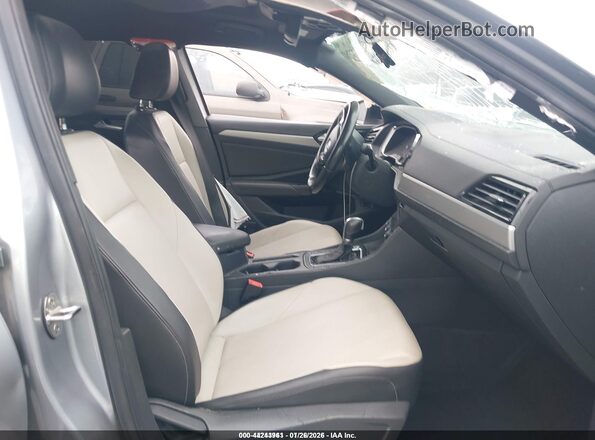 3VWC57BU7KM220305 2019 VOLKSWAGEN JETTA Silver Սալոնի դիմացի տեսք