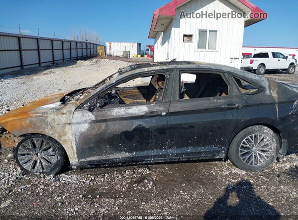 3VWCB7BU4KM251701 2019 VOLKSWAGEN JETTA Black Widok z przodu