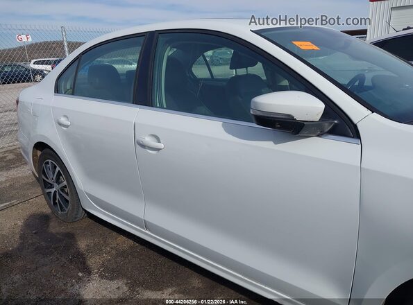 3VWDB7AJ2JM234471 2018 VOLKSWAGEN JETTA White Rear interior view