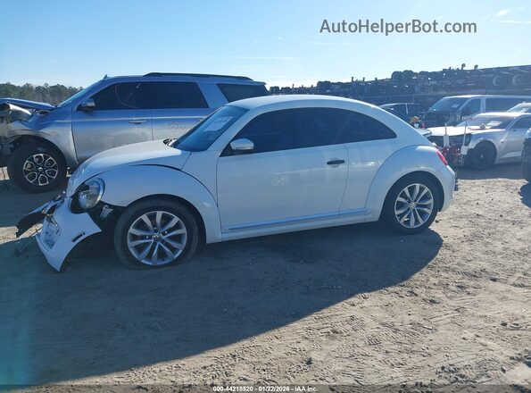 3VWF17AT8HM626944 2017 VOLKSWAGEN BEETLE White 