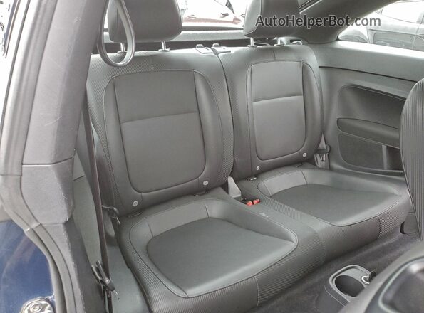 3VWF17AT9HM609991 2017 VOLKSWAGEN BEETLE Blue უკანა სავარძლების ხედი