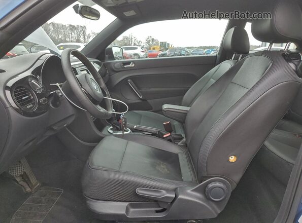 3VWF17AT9HM609991 2017 VOLKSWAGEN BEETLE Blue წინა სალონის ხედი