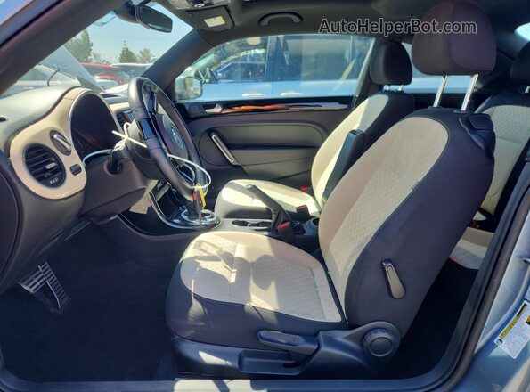 3VWFD7AT2KM703970 2019 VOLKSWAGEN BEETLE Silver წინა სალონის ხედი