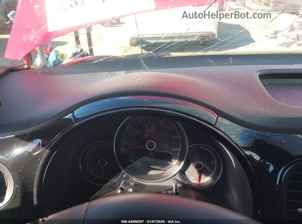 3VWFD7AT4KM717921 2019 VOLKSWAGEN BEETLE Красный Вид задних сидений