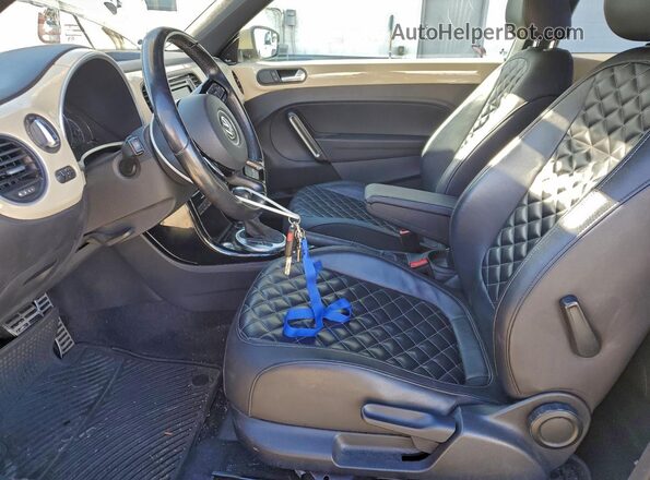 3VWFD7AT8KM719087 2019 VOLKSWAGEN BEETLE Yellow 