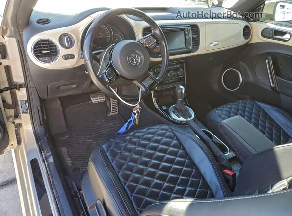 3VWFD7AT8KM719087 2019 VOLKSWAGEN BEETLE Yellow 