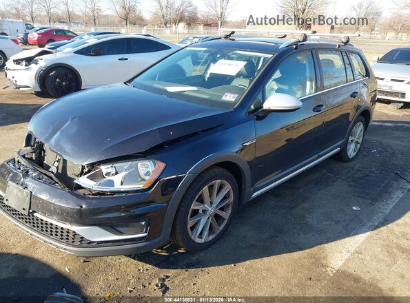 3VWH17AU8HM529874 2017 VOLKSWAGEN GOLF Black 