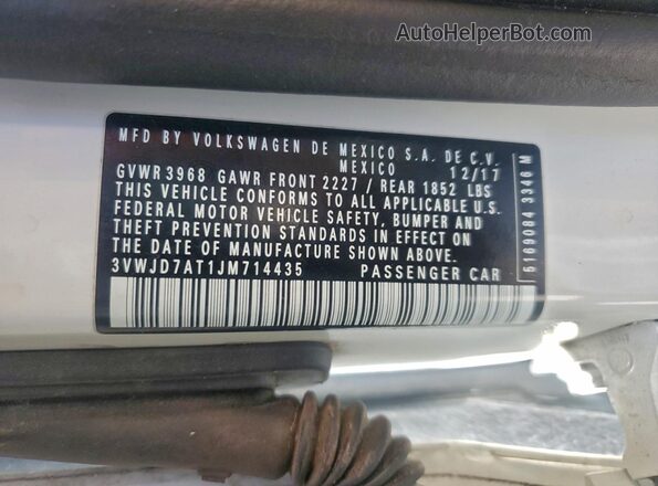 3VWJD7AT1JM714435 2018 VOLKSWAGEN BEETLE Белый Вид подкапотного пространства