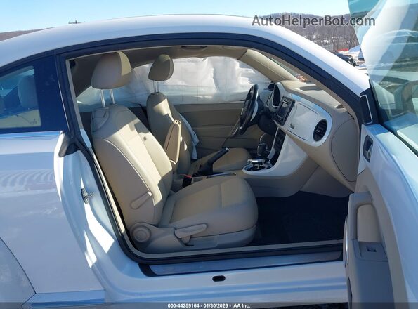 3VWJD7AT1KM711990 2019 VOLKSWAGEN BEETLE White 