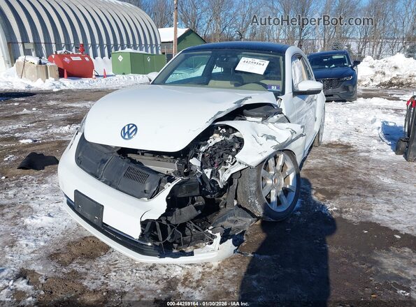 3VWJD7AT1KM711990 2019 VOLKSWAGEN BEETLE White 