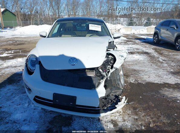 3VWJD7AT1KM711990 2019 VOLKSWAGEN BEETLE White 