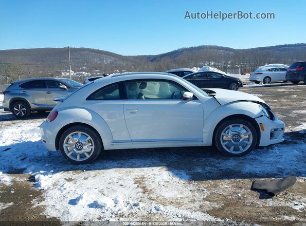 3VWJD7AT1KM711990 2019 VOLKSWAGEN BEETLE White 