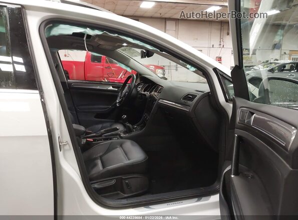 3VWM17AU4KM522474 2019 VOLKSWAGEN GOLF White Вид салону спереду