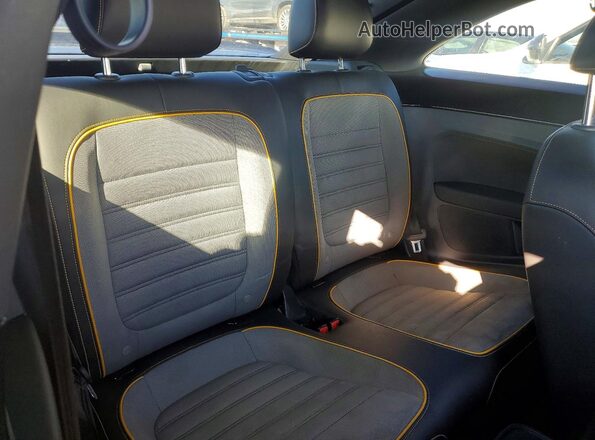 3VWSD7AT5JM706777 2018 VOLKSWAGEN BEETLE Black 