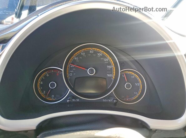 3VWSD7AT5JM706777 2018 VOLKSWAGEN BEETLE Black 