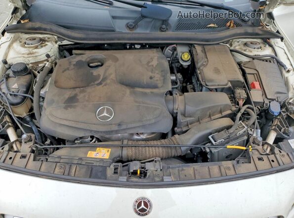 WDCTG4EB7JJ440247 2018 MERCEDES-BENZ GLA-CLASS White Շարժիչի բաժամունքի տեսք