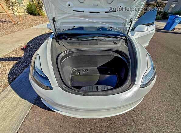 5YJ3E1EA8JF162130 2018 TESLA MODEL Белый 