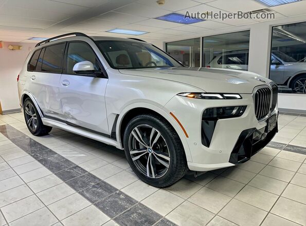 5UX23EM02T9158734 2026 BMW X7 White Trasero izquierdo