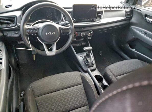 3KPA24AD1NE466719 2022 KIA RIO Black Vista del cuadro de instrumentos