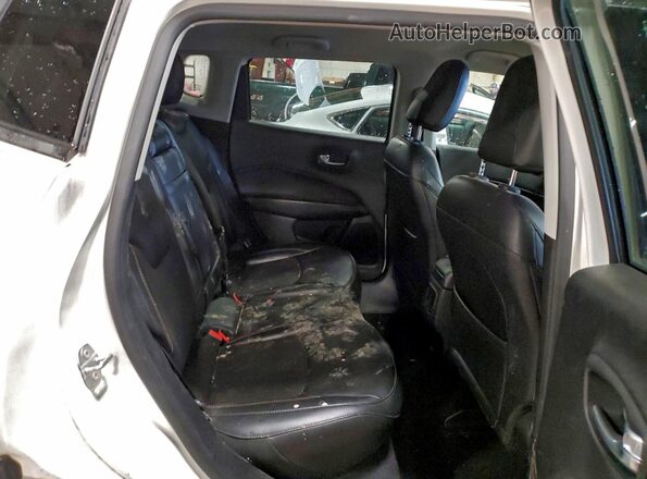 3C4NJDBB4KT690639 2019 JEEP COMPASS White Vista del compartimento del motor