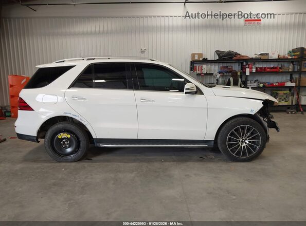 4JGDA5JB2JB165898 2018 MERCEDES-BENZ GLE 350 White Vista interior de 360 grados