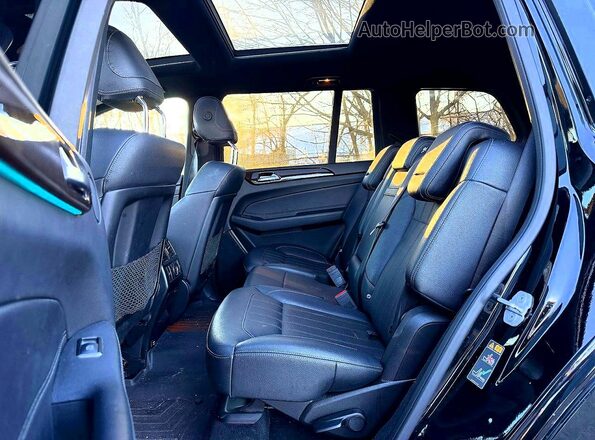 4JGDF6EE3JB038671 2018 MERCEDES-BENZ GLS Black Front interior view