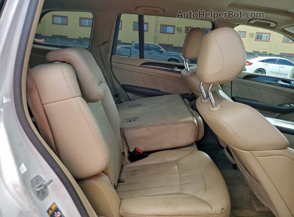 4JGDF6EE5GA712091 2016 MERCEDES-BENZ GL-CLASS White Rear interior view