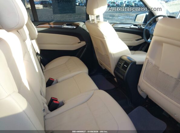 4JGDF6EE8JB049133 2018 MERCEDES-BENZ GLS 450 Gray Widok naklejki z numerem VIN