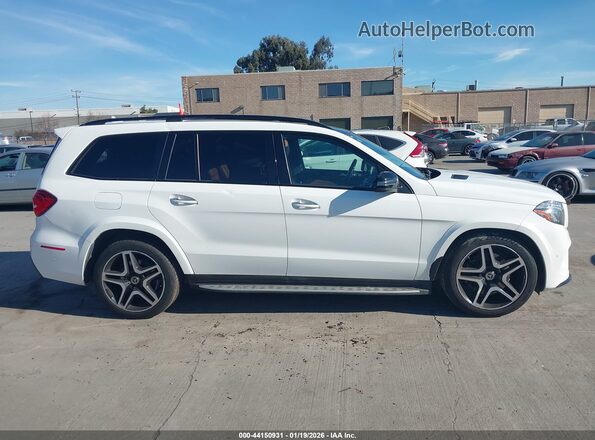 4JGDF7DE2JA999310 2018 MERCEDES-BENZ GLS 550 White Widok wnętrza z tyłu